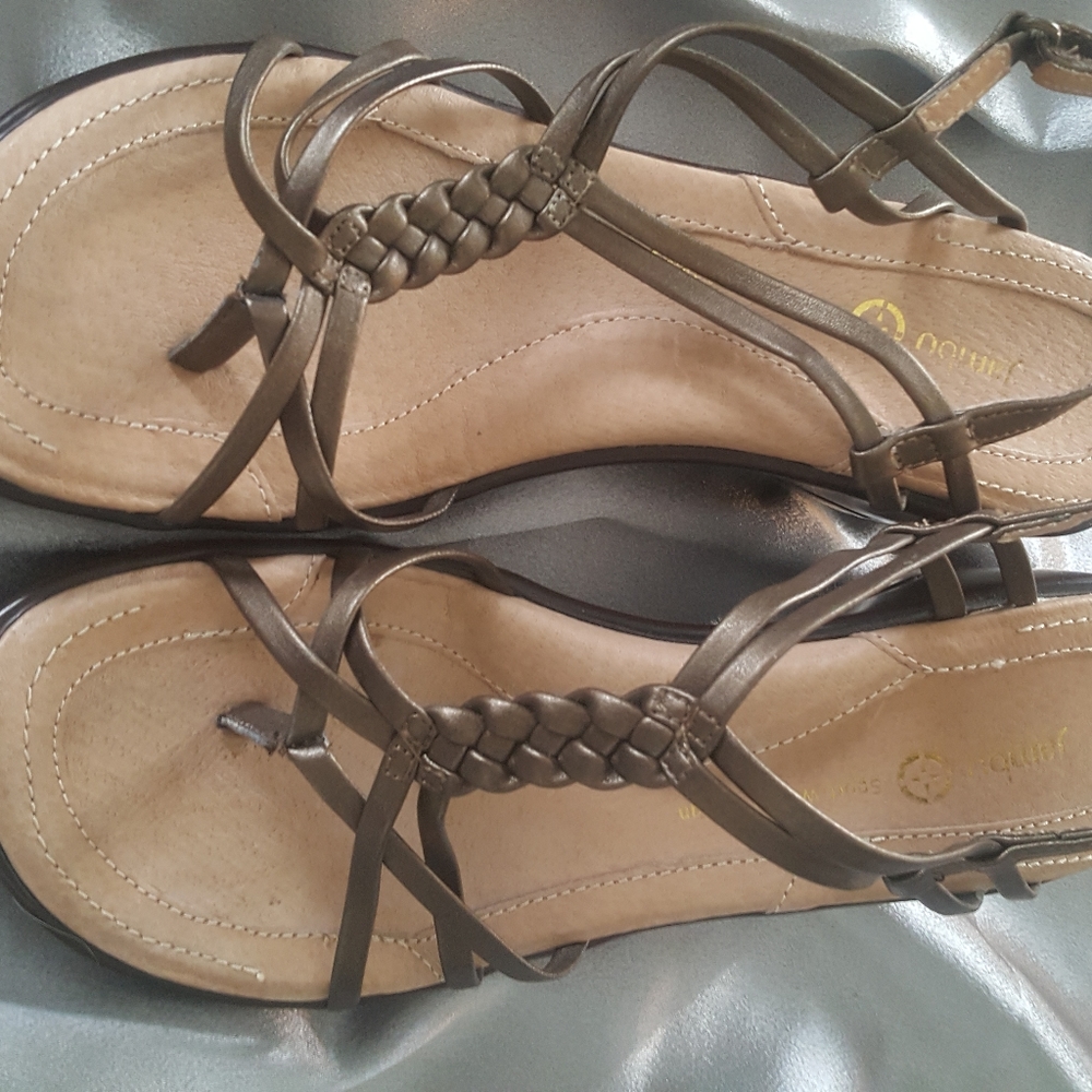 Jambu women's platform strappy sandals  size 8